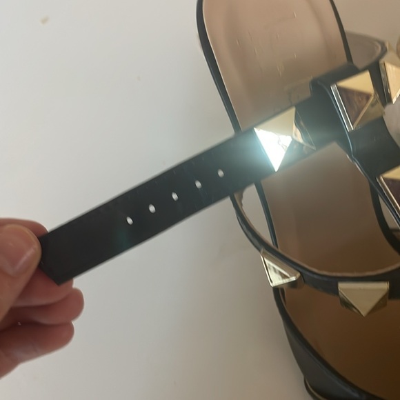 Nicole Miller Rockstud Strappy Heels Black - Picture 5 of 6